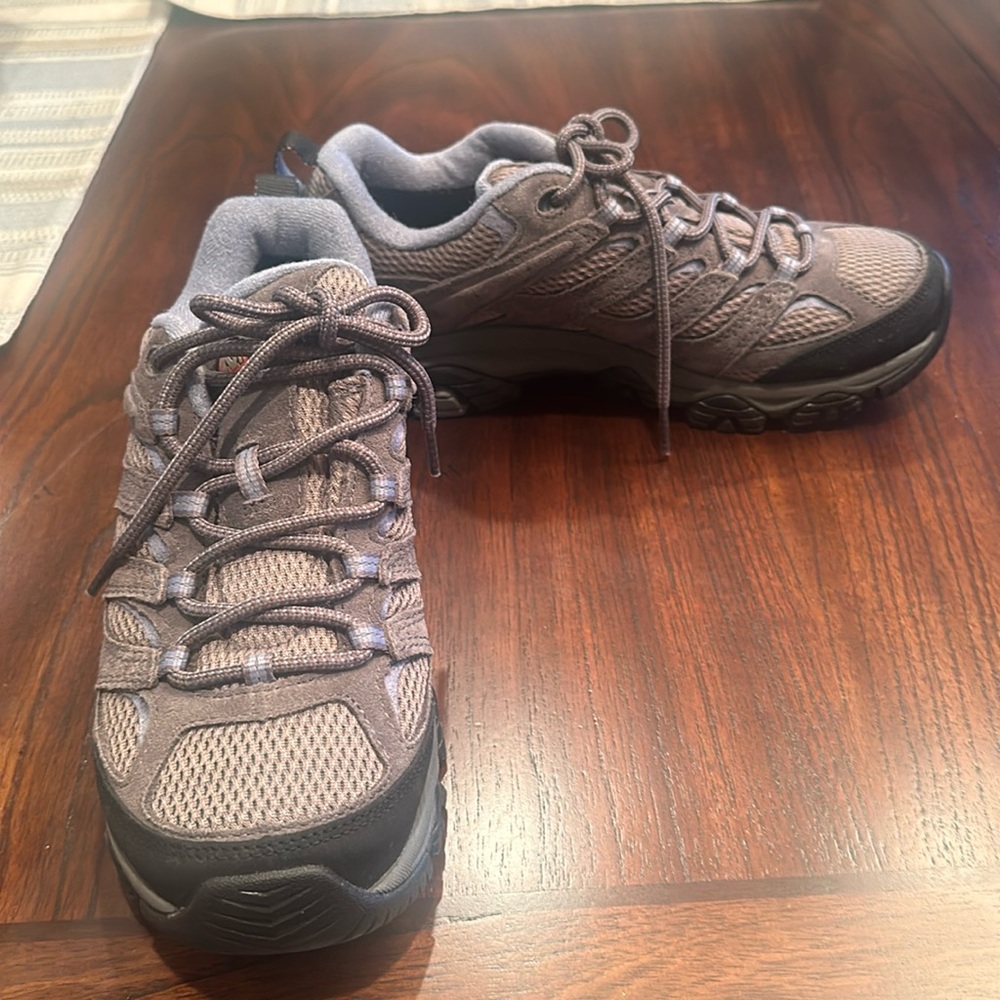 Merrill Hiking Shoes